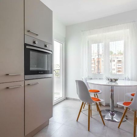 Saten Suite Apartment Near The Beach โปเรช ภายนอก รูปภาพ