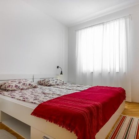 Saten Suite Apartment Near The Beach โปเรช ภายนอก รูปภาพ