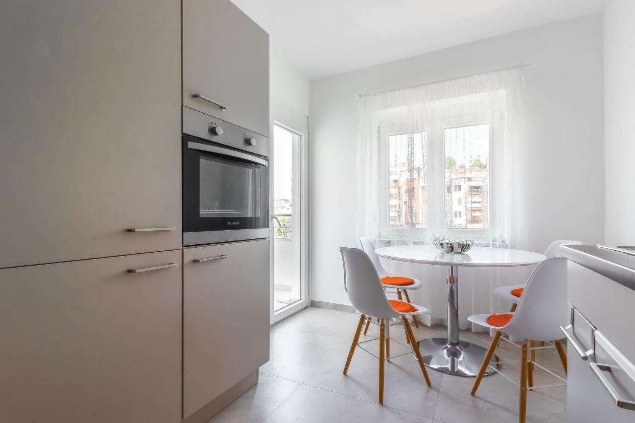 Saten Suite Apartment Near The Beach โปเรช ภายนอก รูปภาพ